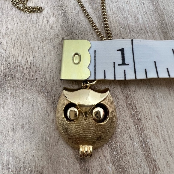 EUC goldstone Owl pendant and chain. - Picture 7 of 7